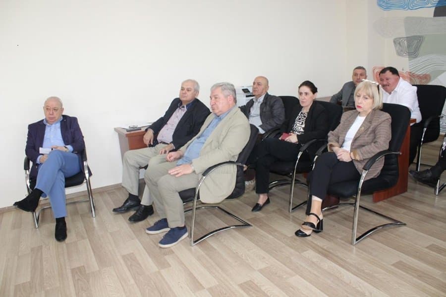 Professor Nazim Müzəffərli Suxumi Dövlət Universitetində professor-müəllim heyətinə mühazirə oxuyub 2