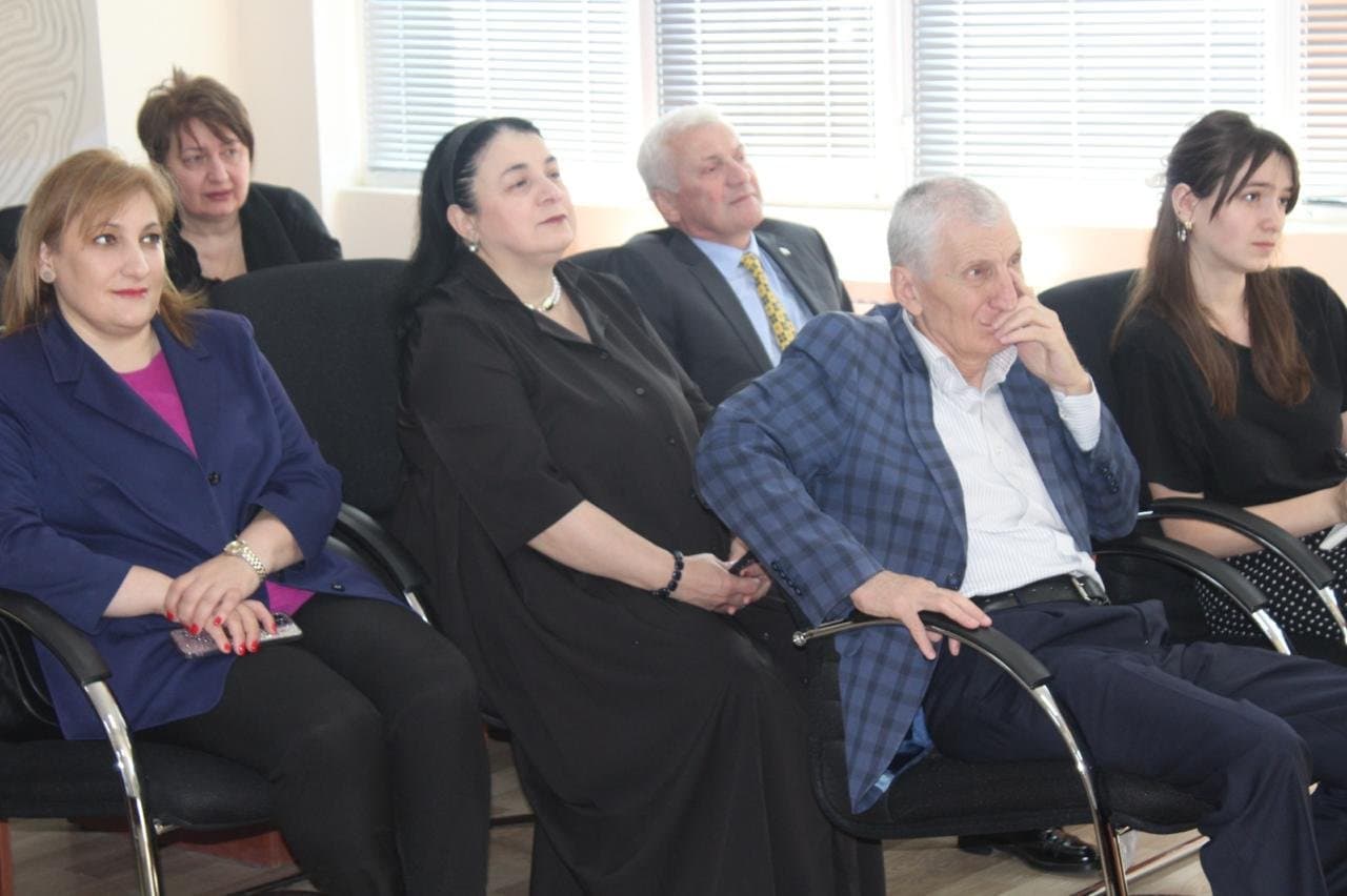 Professor Nazim Müzəffərli Suxumi Dövlət Universitetində professor-müəllim heyətinə mühazirə oxuyub 5