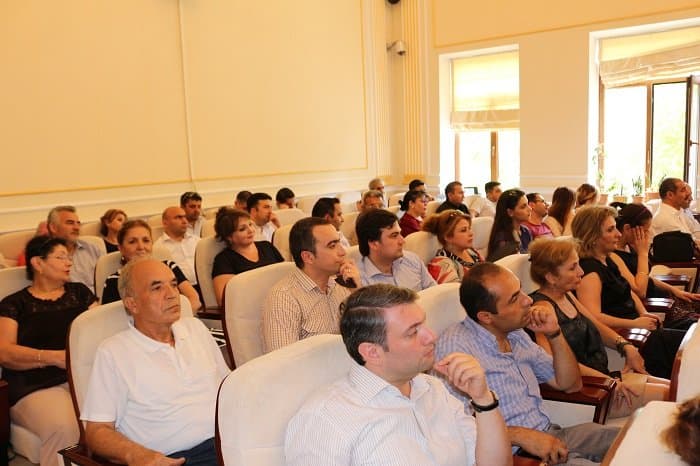 AMEA İctimai Elmlər Bölməsi ilə İqtisadiyyat İnstitutunun Elmi Şurasının birgə iclası 10.07.2015 10
