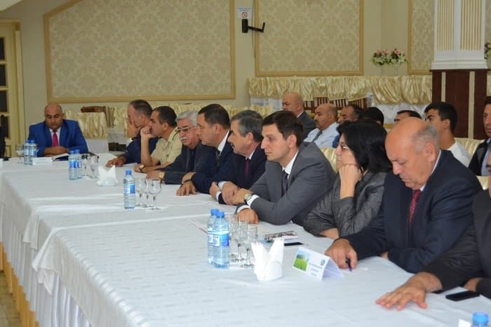 İqtisadiyyat İnstitutu “Gənc təsərrüfatçılar məktəbi”nin yaradılmasında iştirak edəcək 17.09.2015 8