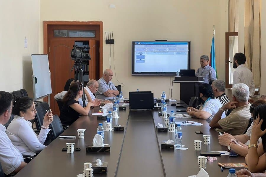 На совместном заседании отделов обсуждена докторская диссертация 3