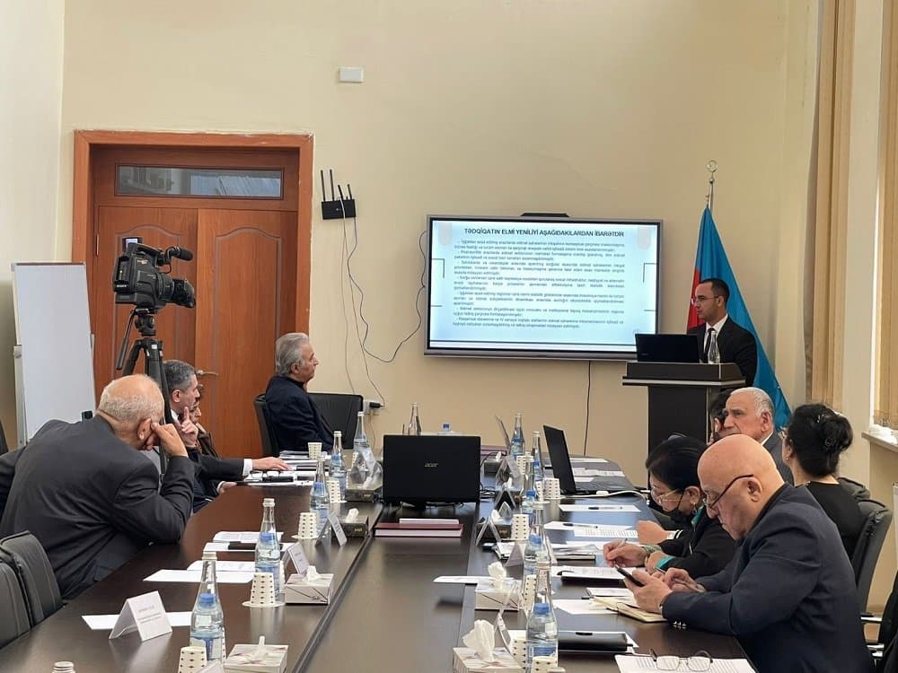 “Azərbaycan Respublikasının işğaldan azad olunmuş ərazilərində xidmət sahələrinin inkişaf perspektivləri” mövzusunda dissertasiya işi müdafiə edilib
