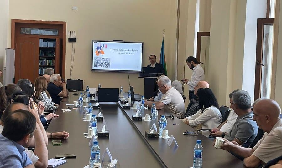 İqtisadiyyat İnstitutunun elmi seminarında "Fransa müstəmləkəçiliyinin iqtisadi nəticələri" müzakirə olunub