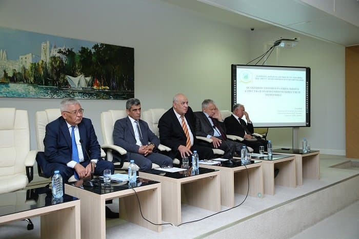 “İqtisadi artım və ictimai rifah” mövzusunda beynəlxalq elmi konfrans 18.10.2018 3