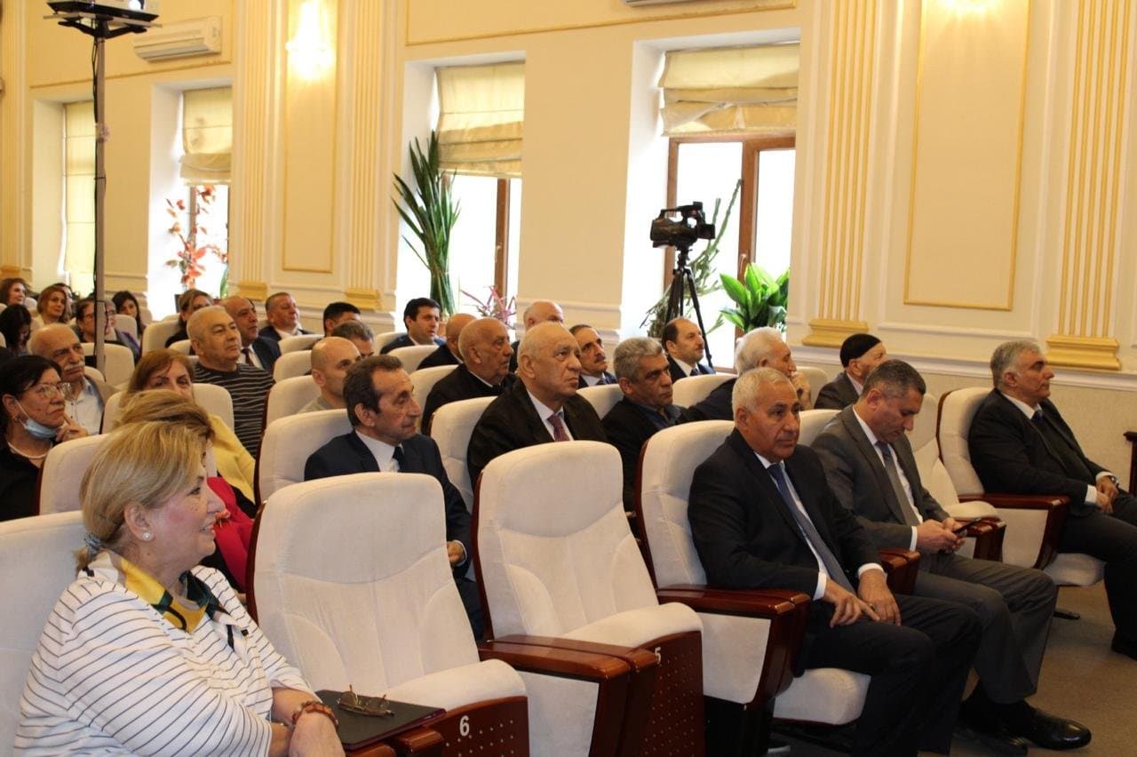 İqtisadiyyat İnstitutunun yaradılmasının 68 illiyi münasibəti ilə tədbir keçirilib 8