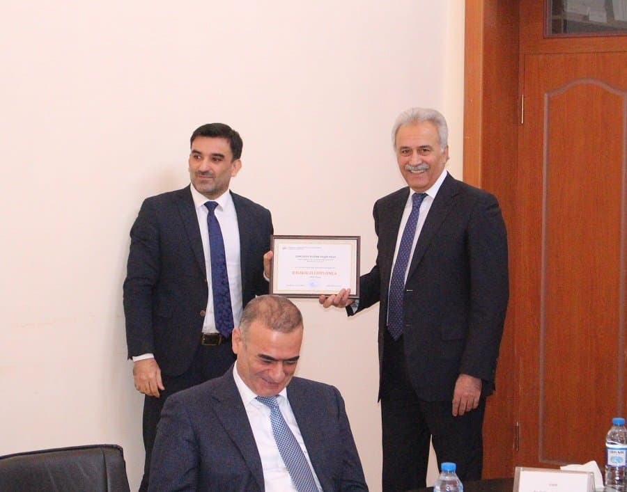 İqtisadiyyat İnstitutunda Zəfər Bayramına həsr olunmuş müsabiqənin qalibləri mükafatlandırılıblar 10