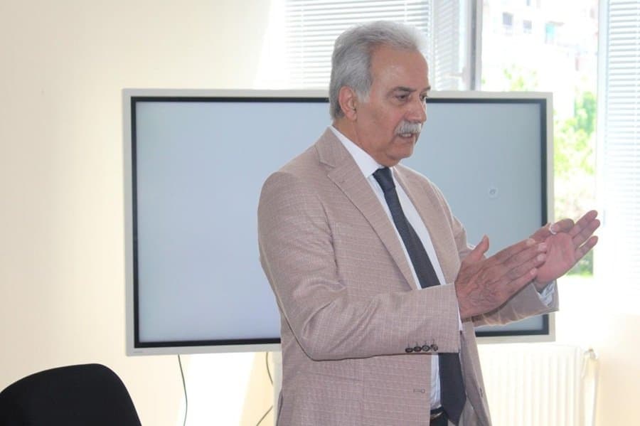Professor Nazim Müzəffərli Suxumi Dövlət Universitetində professor-müəllim heyətinə mühazirə oxuyub