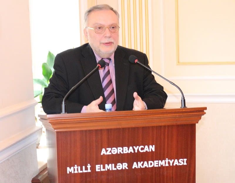 Akademik Vladimer Papavaya AMEA İqtisadiyyat İnstitutunun "Fəxri doktoru" diplomu təqdim olundu 23.02.2018 3