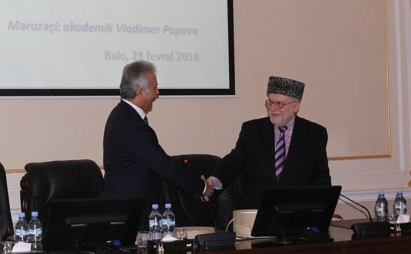 Akademik Vladimer Papavaya AMEA İqtisadiyyat İnstitutunun "Fəxri doktoru" diplomu təqdim olundu 23.02.2018 5