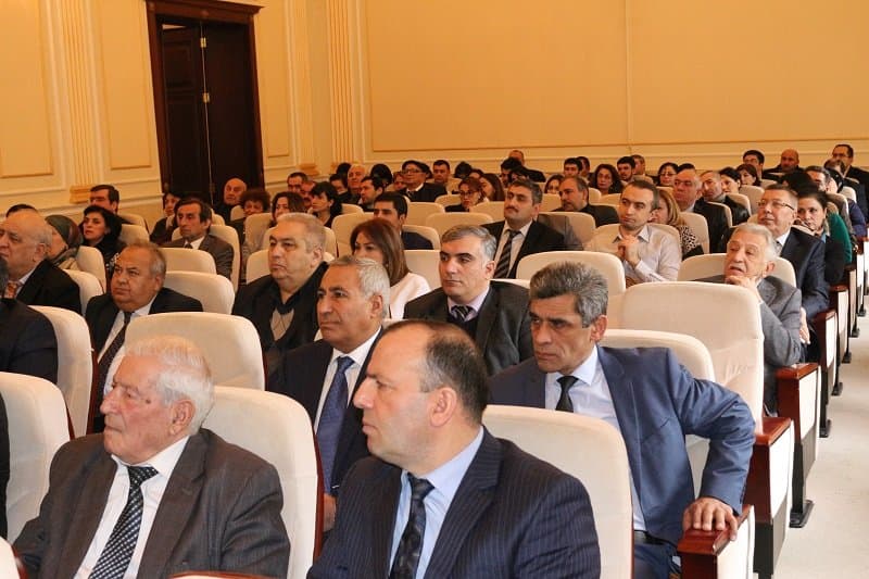 Akademik Vladimer Papavaya AMEA İqtisadiyyat İnstitutunun "Fəxri doktoru" diplomu təqdim olundu 23.02.2018 9