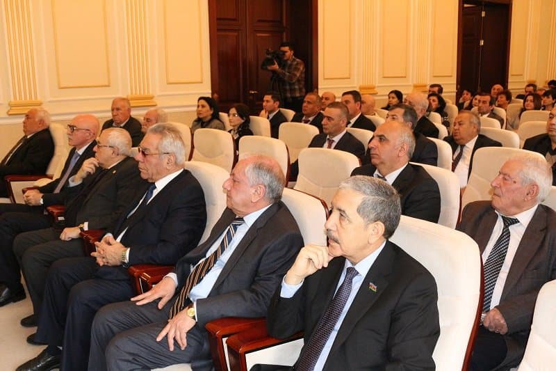 Akademik Vladimer Papavaya AMEA İqtisadiyyat İnstitutunun "Fəxri doktoru" diplomu təqdim olundu 23.02.2018 10