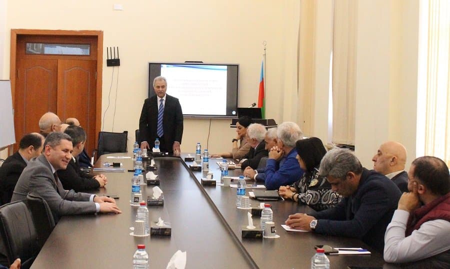 İqtisadiyyat İnstitutunda elmin maliyyələşdirilməsinin yeni mexanizmi ilə bağli pilot layihənin nəticələri müzakirə olunub 2