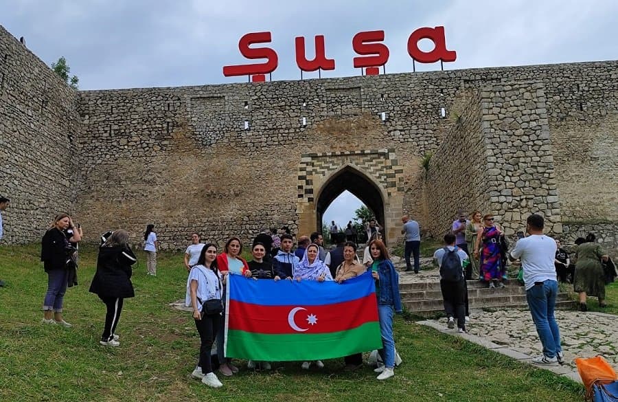 İqtisadiyyat İnstitutunun bir qrup əməkdaşı Şuşada