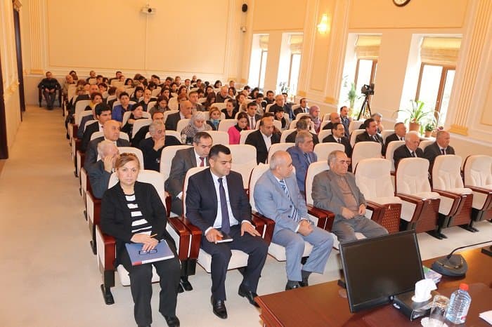 İqtisadiyyat İnstitutunda illik hesabat yığıncağı keçirilmişdir 19.01.16 4
