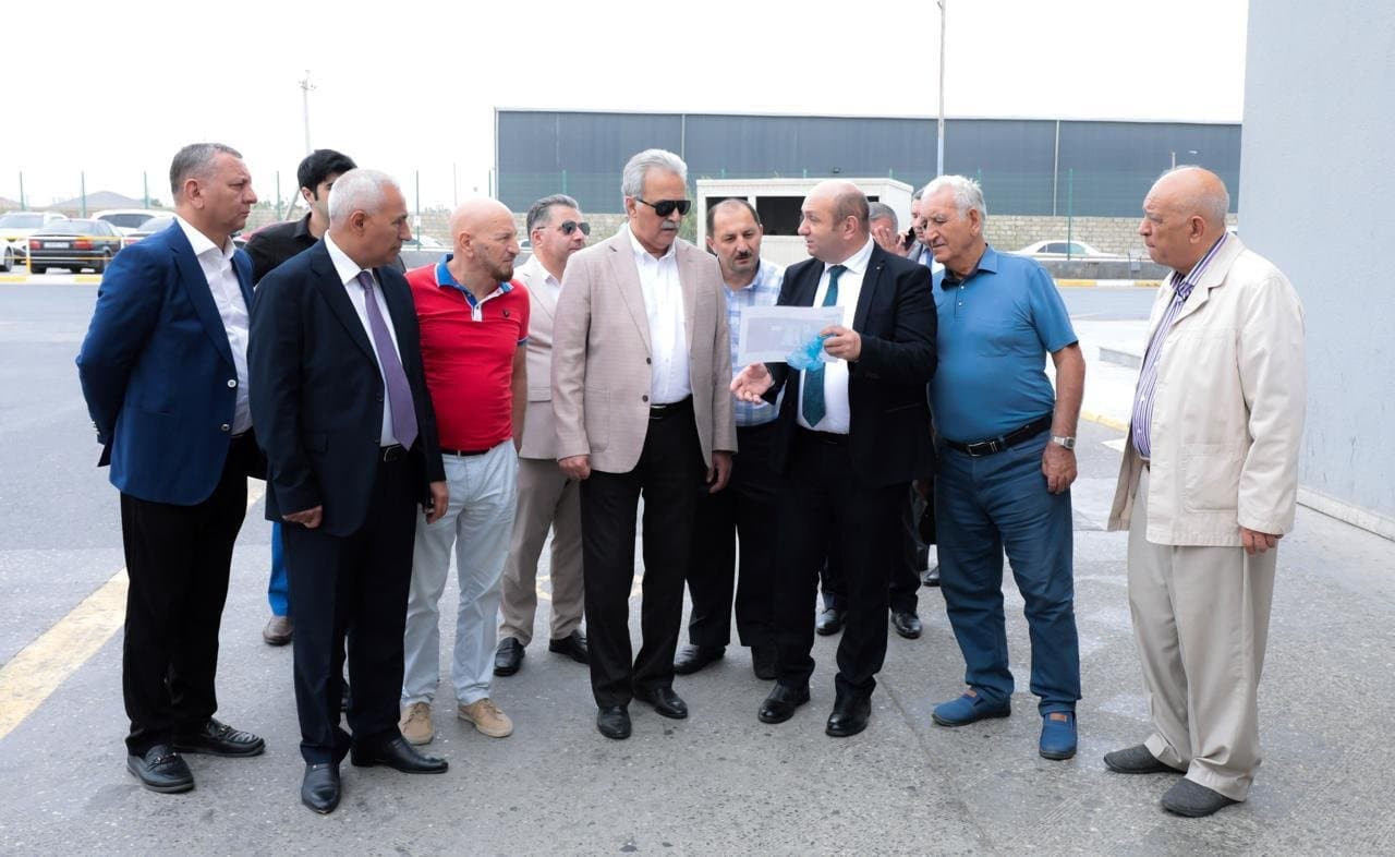 İqtisadiyyat İnstitutunun əməkdaşları Veysəloğlu Şirkətlər Qrupunun fəaliyyəti ilə tanış olublar 8