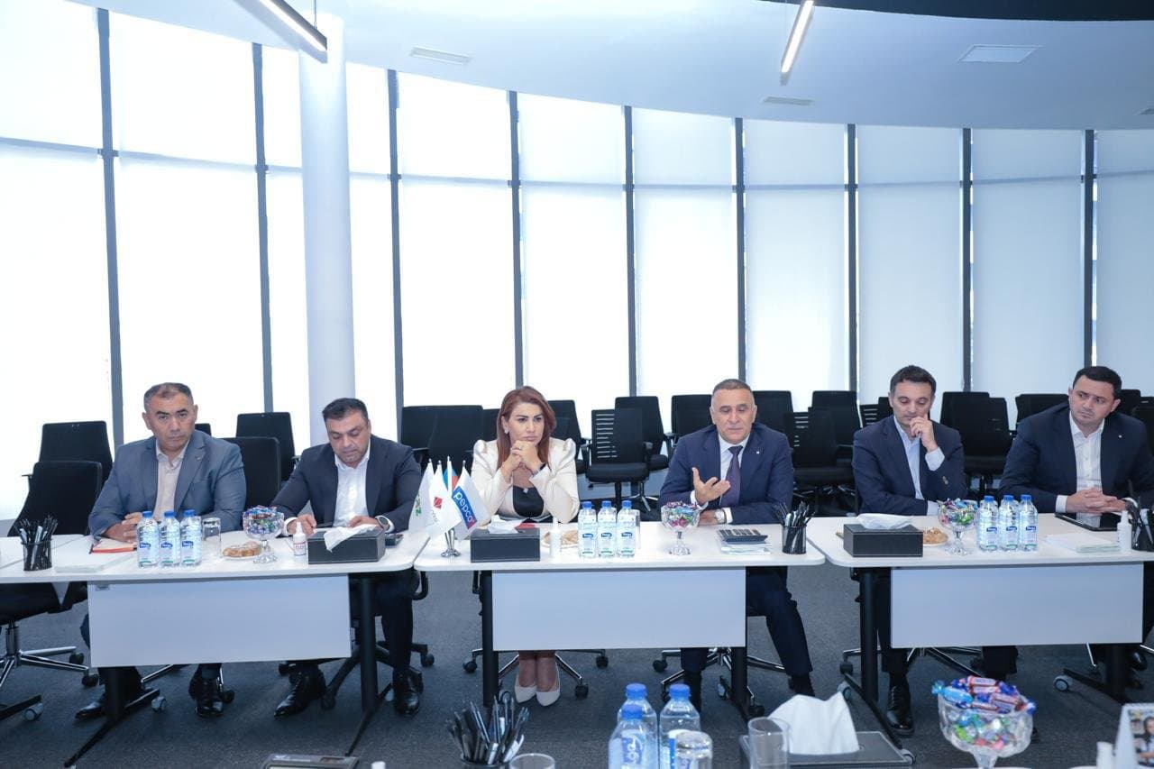 İqtisadiyyat İnstitutunun əməkdaşları Veysəloğlu Şirkətlər Qrupunun fəaliyyəti ilə tanış olublar 9